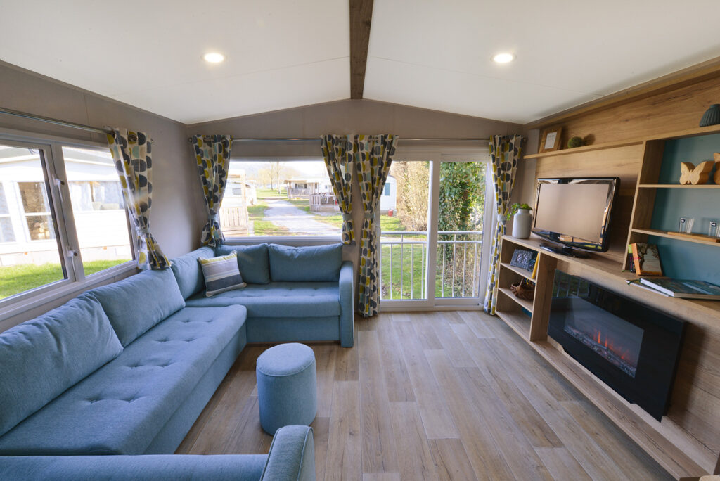 Spacious living room in the chalet with a cozy atmosphere and plenty of natural light.